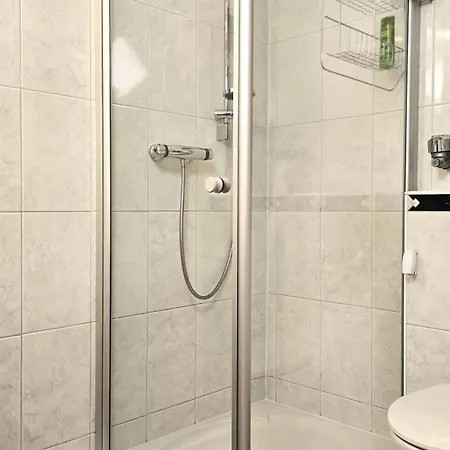 Apartman Gemuetliches Ferien Mit Dachterasse Am Gifizsee