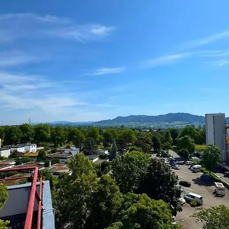 Gemuetliche Mit Grosser Dachterasse